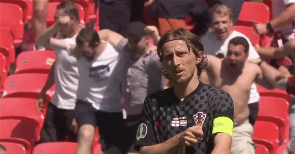 底点燃了主 底点燃了主