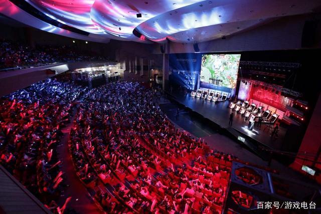 新审视足球 新审视足球